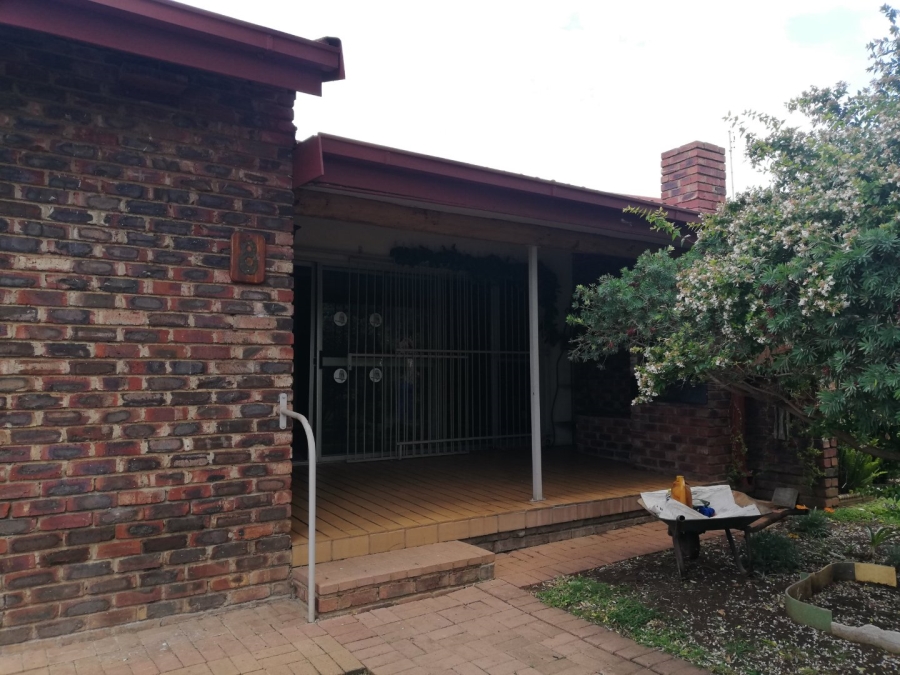 2 Bedroom Property for Sale in Ellaton North West